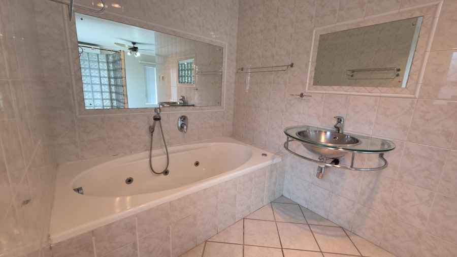 3 Bedroom Property for Sale in Menkenkop Western Cape